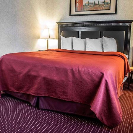 Quality Inn & Suites North Gibsonia Екстериор снимка
